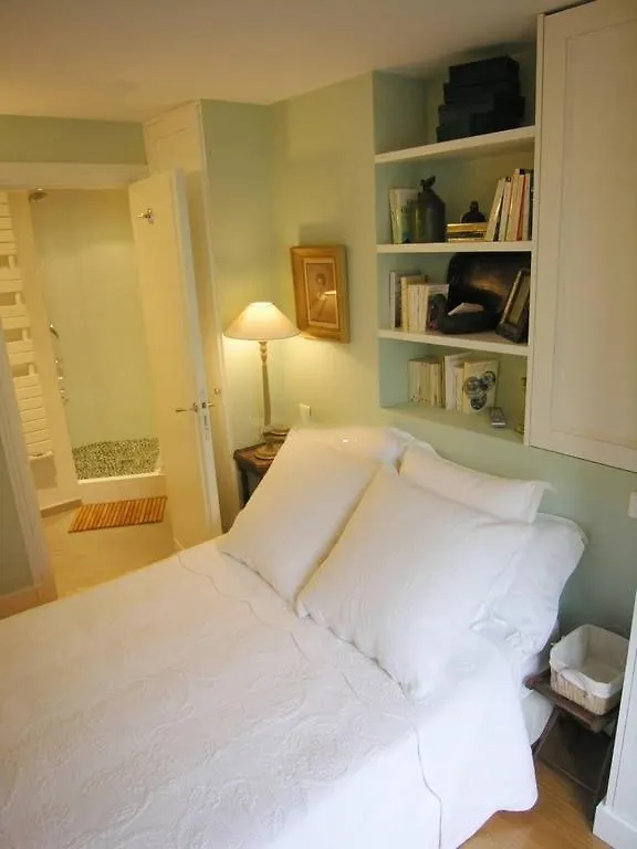 Beautiful 2 Bdrm- In The Heart Of The Marais Apartment Paris 0*,  France
